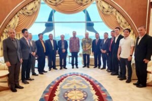 Hajiji ketuai rombongan GRS  bertemu  Datuk Seri Anwar Ibrahim