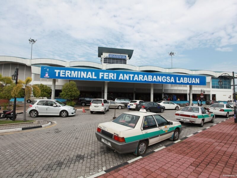 IMIGRESEN KUAT KUASA PEMERIKSAAN KAWALAN KELUAR, MASUK PELAWAT LABUAN DAN SABAH